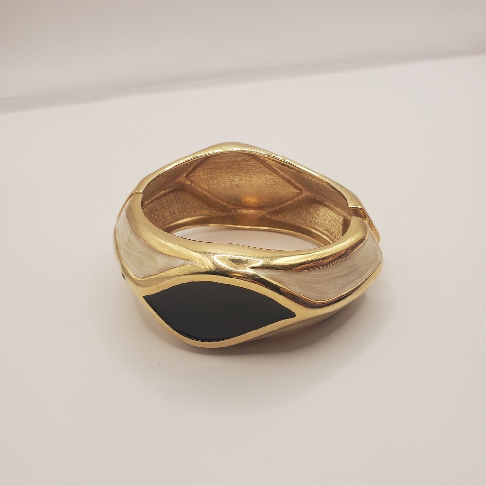 Cuff Bracelet - Picture 4 of 7